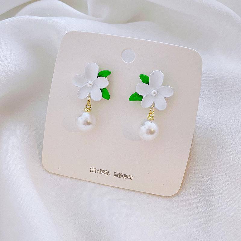  White Gardenia Stud Earrings - Floral Resin Design 