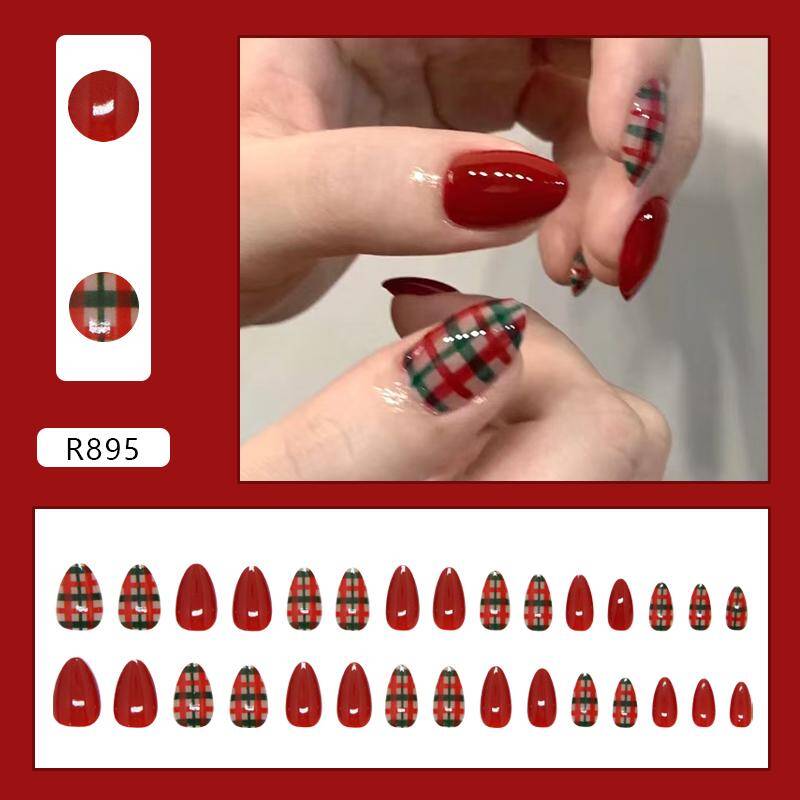 Press-On Nails R895