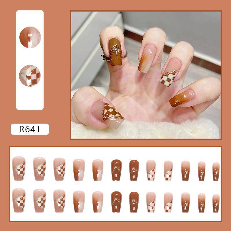 Press-On Nails R641