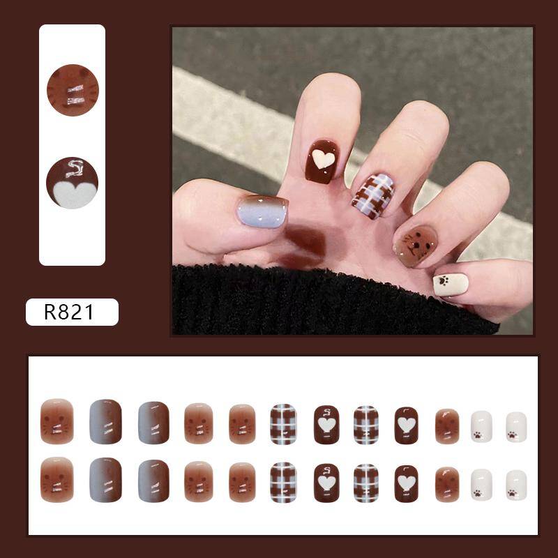 Press-On Nails R821
