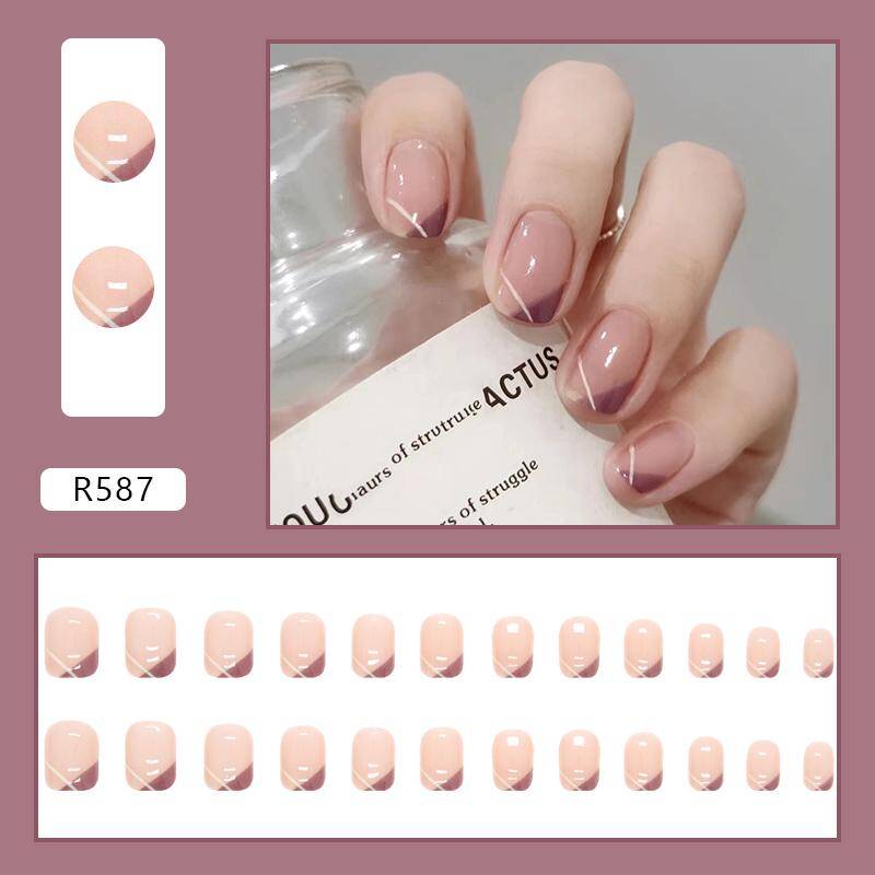 Press-On Nails R587