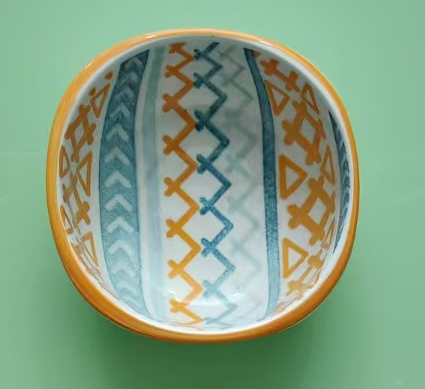 Geometric lavender four-sided plate